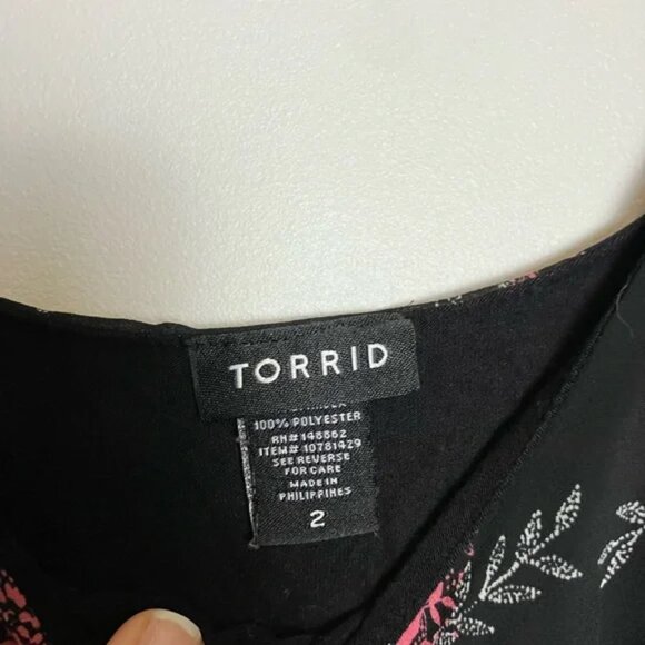 Torrid Black Pink Floral Cold Shoulder Casual Top - Picture 5 of 6
